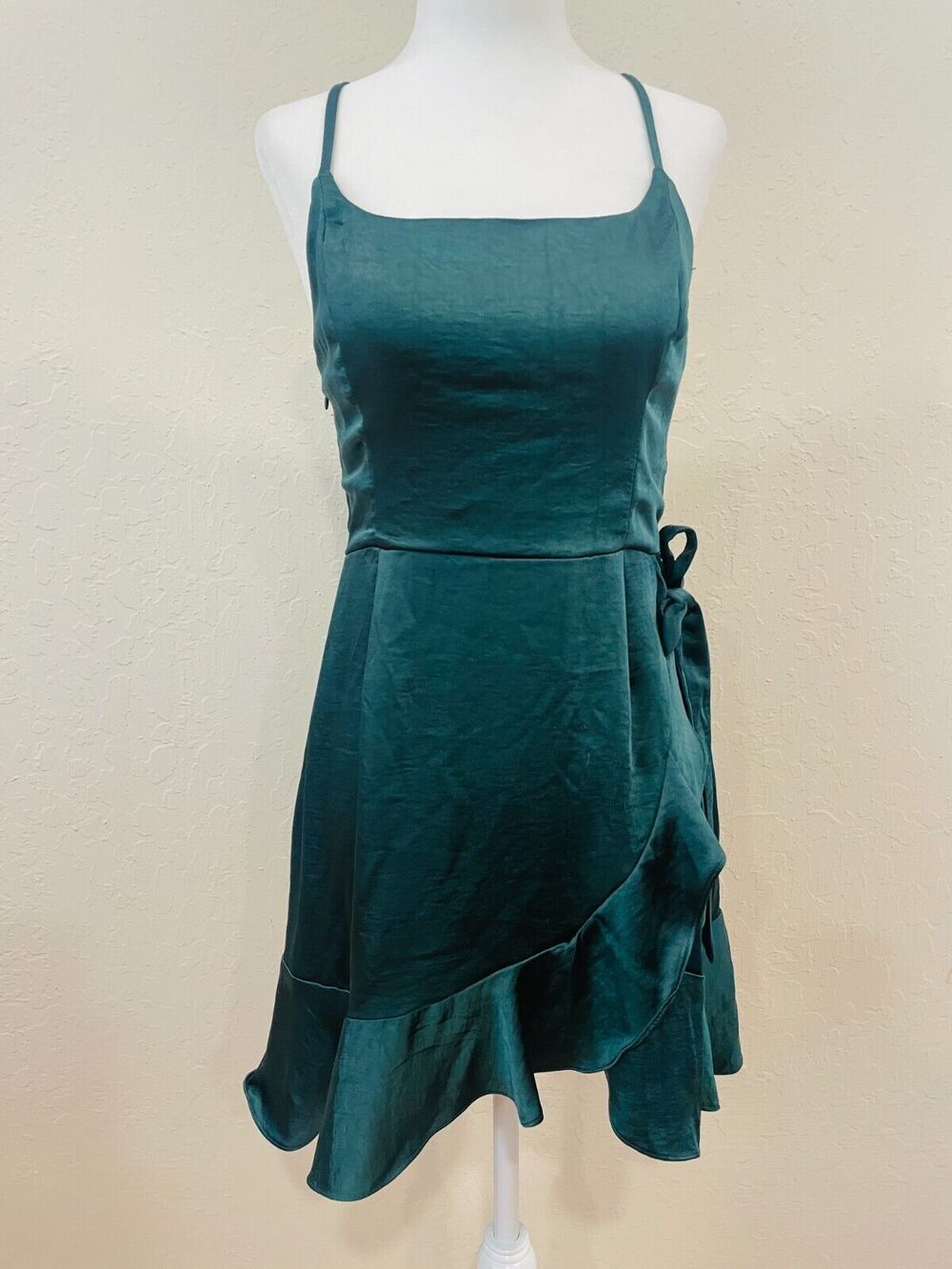 ~ Asymmetrical Dress Sm Cocktail Green Adjustable Strap Ruffle Hem Side Zip Hoco